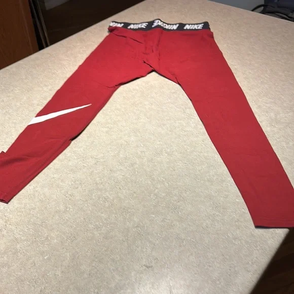 Nike women’s leggings - Picture 4 of 5